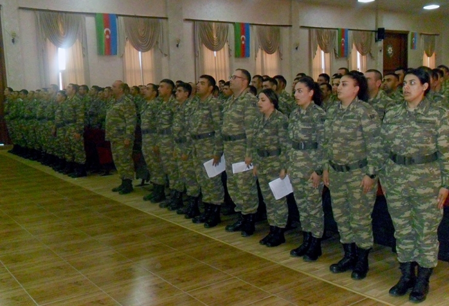 Hərbi hissədə hazırlıq kursuna cəlb olunan heyətlə kütləvi tərbiyəvi tədbir keçirilib