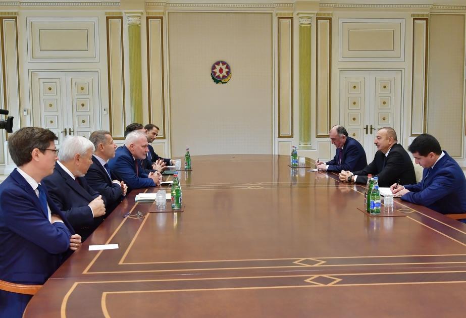 الرئيس إلهام علييف يلتقي المندوبين المشاركين في رئاسة مجموعة منسك