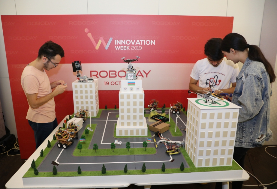 “İnnovasiya həftəsi” çərçivəsində “Roboday” festivalı təşkil edilib