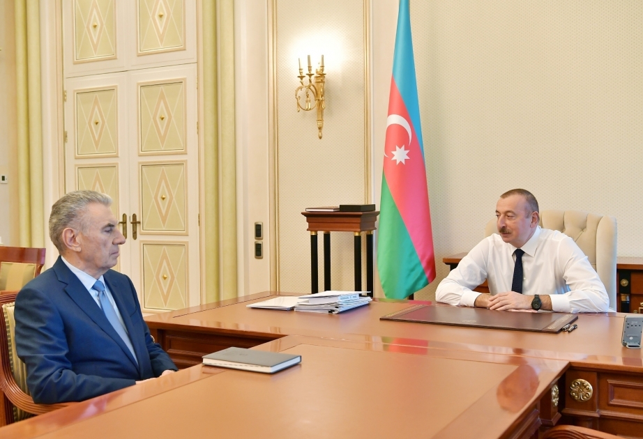 الرئيس إلهام علييف يستقبل نائب رئيس الوزراء علي حسنوف بخصوص طلب استقالة من منصبه