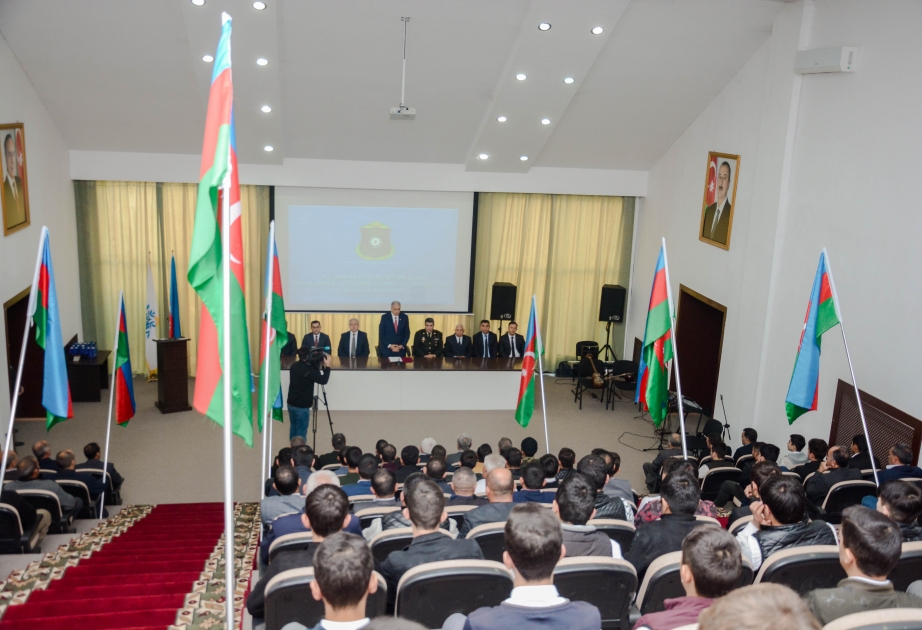 Azərbaycan Silahlı Qüvvələri sıralarından ehtiyata buraxılan gənclərlə Samuxda görüş keçirilib