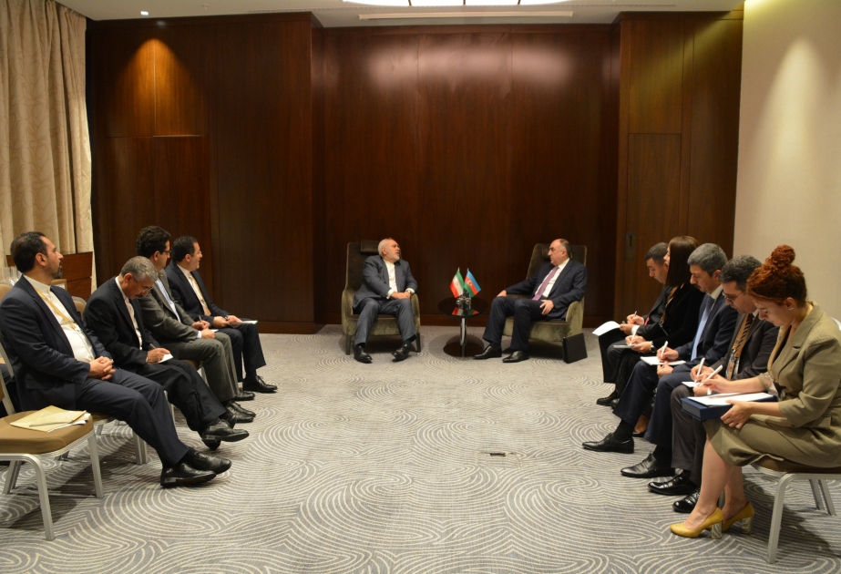 Aserbaidschans Außenminister trifft seinen iranischen Amtskollegen