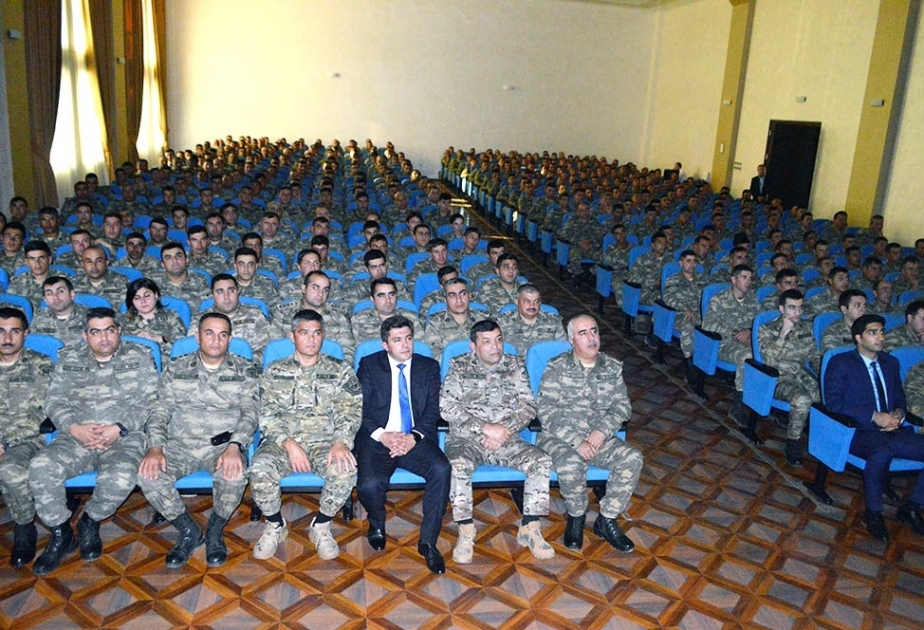Hərbi hissədə “Xarici xüsusi xidmət orqanlarının pozuculuq fəaliyyəti” mövzusunda seminar keçirilib