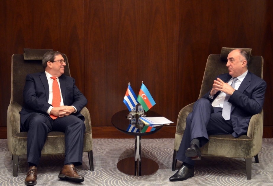 El canciller azerbaiyano se entrevista con su par cubano