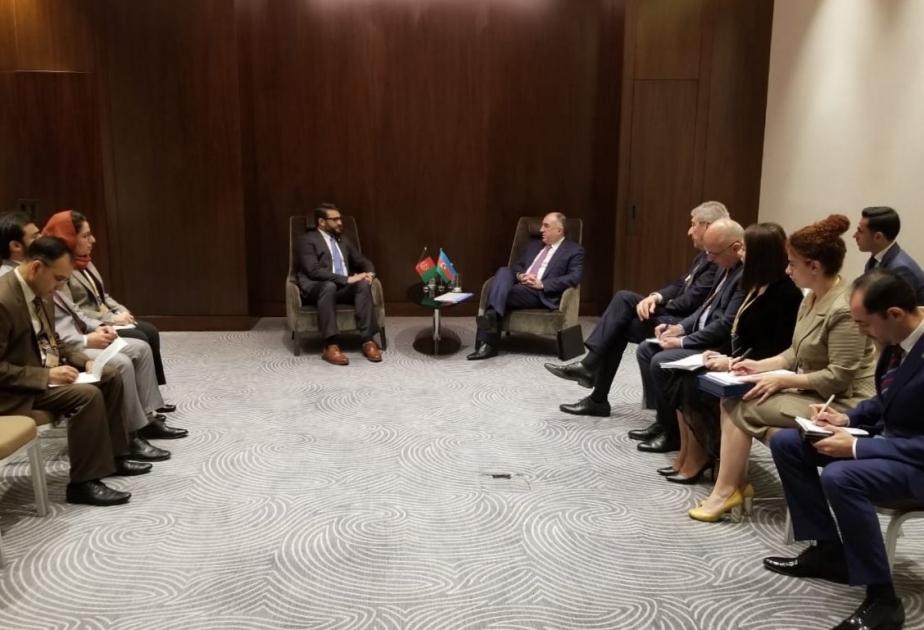 Entretien du ministre azerbaïdjanais des affaires étrangères avec le conseiller afghan à la sécurité nationale