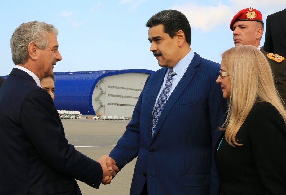 Le président vénézuélien Nicolas Maduro arrive en Azerbaïdjan