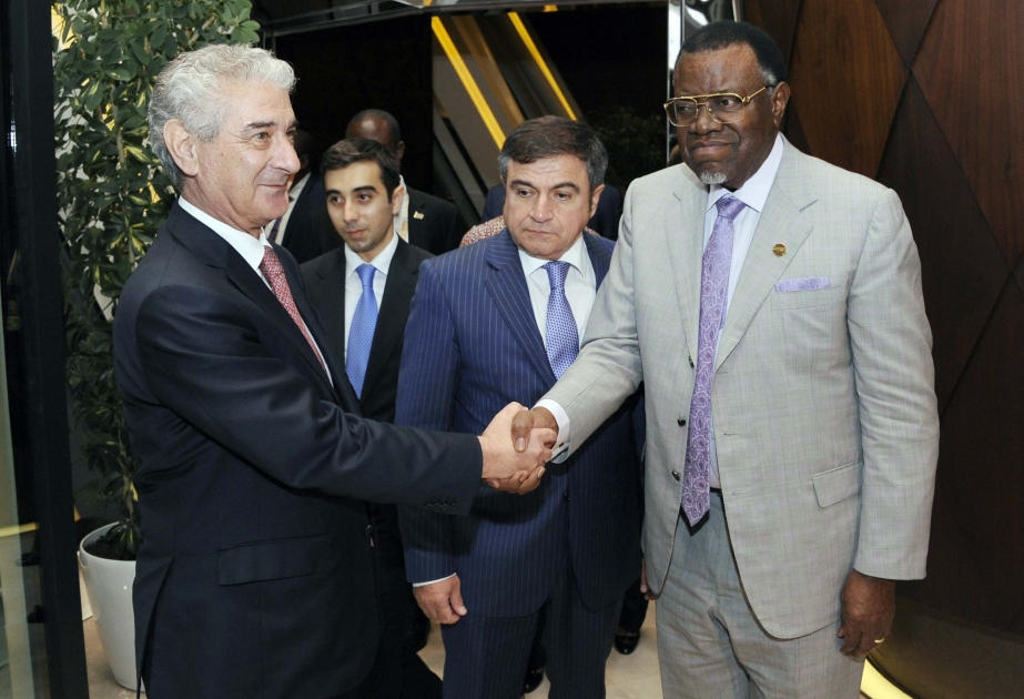 Le président namibien Hage Geingob arrive à Bakou