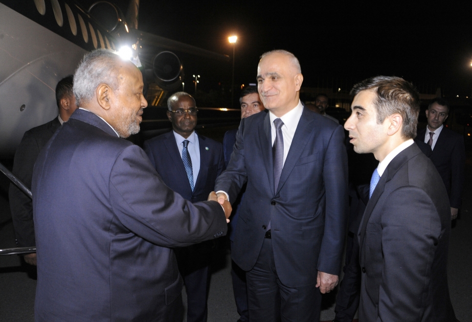 El presidente de Djibouti Ismail Omar Guelleh llega a Azerbaiyán