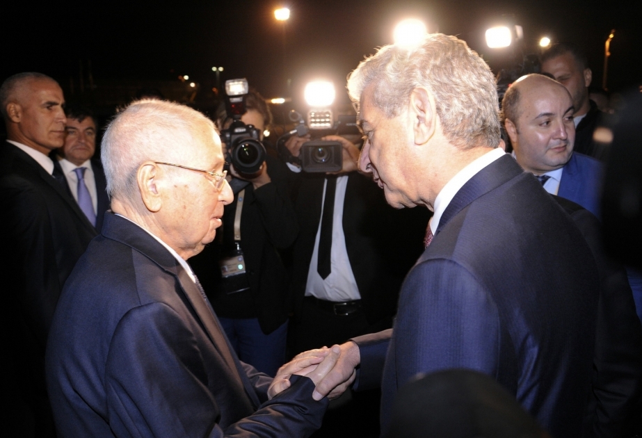 Presidente de Argelia Abdelkader Bensalah llegó a Azerbaiyán