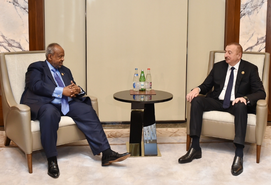Aserbaidschans Präsident Ilham Aliyev trifft Dschibutis Präsident Ismail Omar Guelleh VIDEO