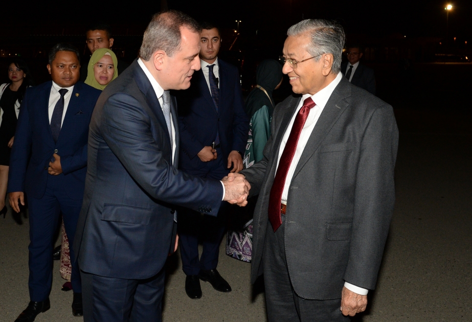 Malayziyanın Baş Naziri Mahathir Bin Mohamadın Azərbaycana səfəri başa çatıb