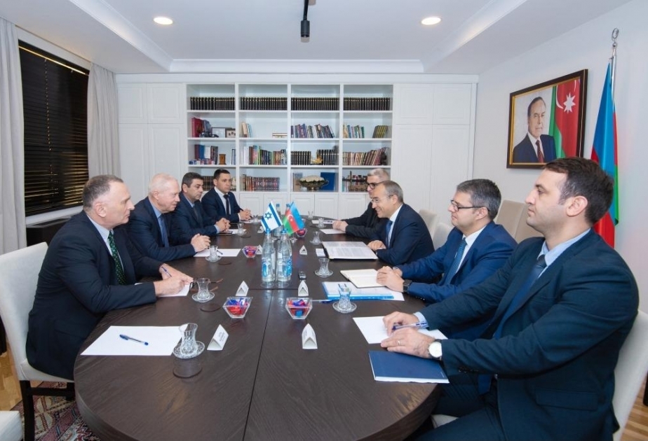 بحث آفاق التعاون الاقتصادي بين أذربيجان وإسرائيل