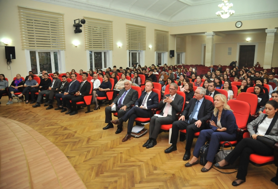 Delegation des Deutschen Bundestages besucht Aserbaidschanische Sprachenuniversität