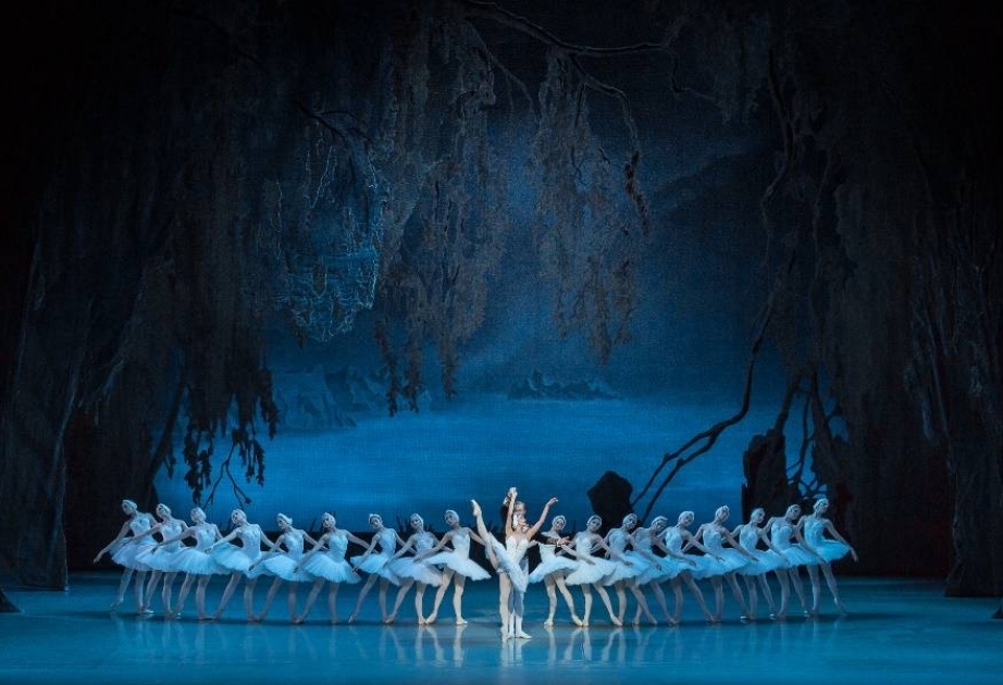 “Qu gölü” baleti Primorye səhnəsində Eldar Əliyevin quruluşunda nümayiş etdiriləcək