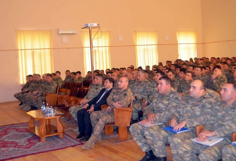 Hərbi hissədə növbəti seminar keçirilib