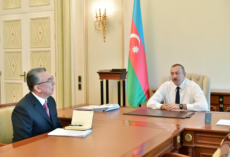 Präsident Ilham Aliyev empfängt Exekutivchef von Baku VIDEO