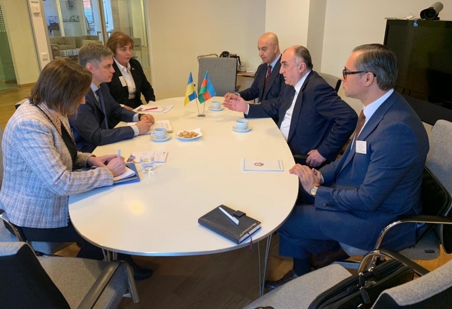 Ministro de Asuntos Exteriores Mammayarov se reunió con su homólogo ucraniano