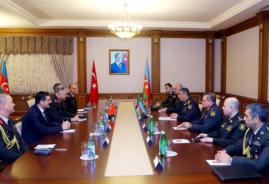 Azerbaijan’s defense minister meets with high-level Turkish military delegation