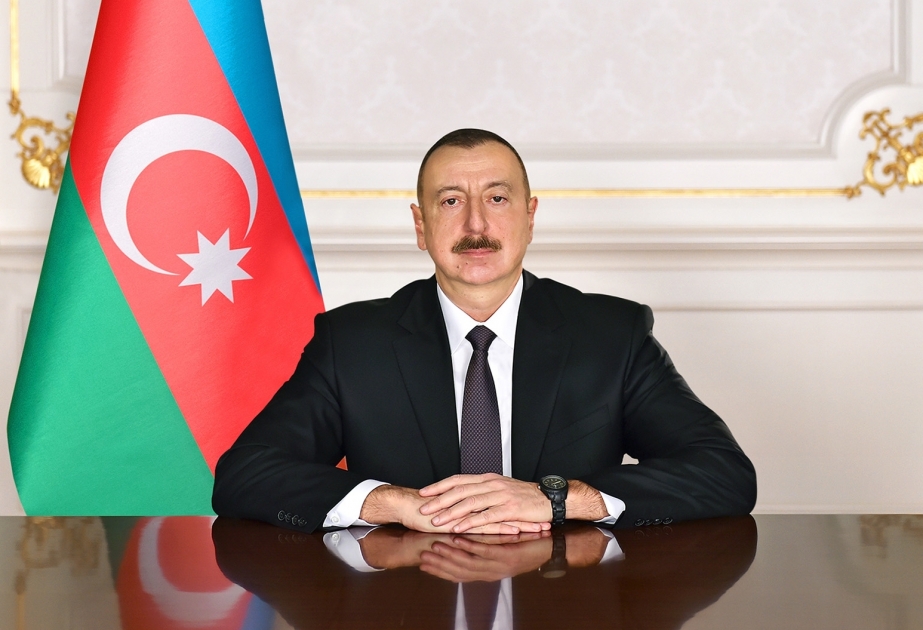 Presidente Ilham Aliyev felicitó a los trabajadores petroleros azerbaiyanos con motivo del 70º aniversario de Piedras Petrolíferas
