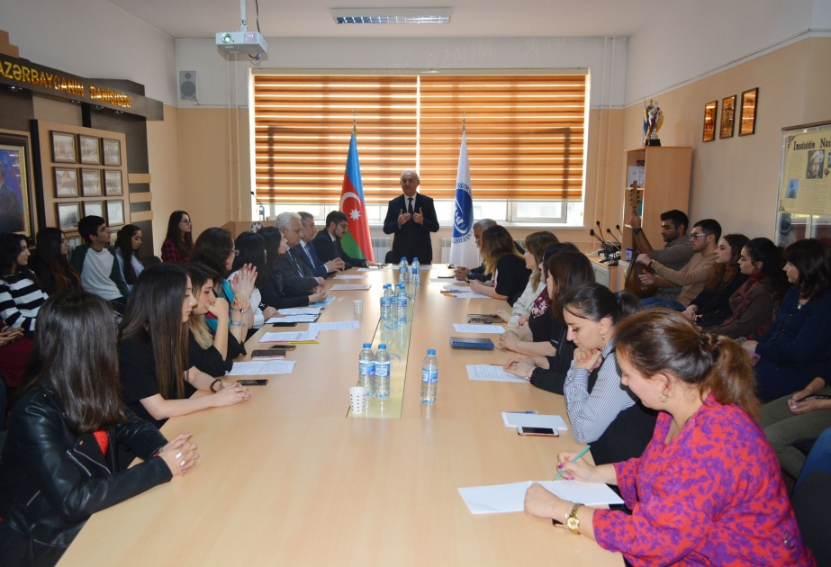 Turizm və Menecment Universitetində Nəsiminin yaradıcılığı haqqında məruzələr dinlənilib