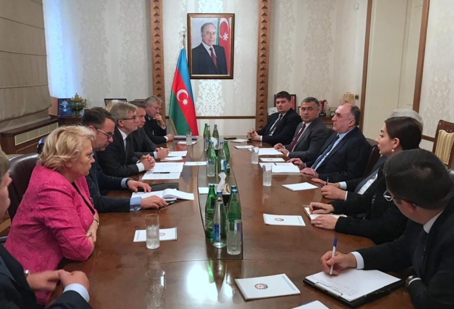 تبادل الآراء حول آفاق التعاون بين أذربيجان وليتوانيا