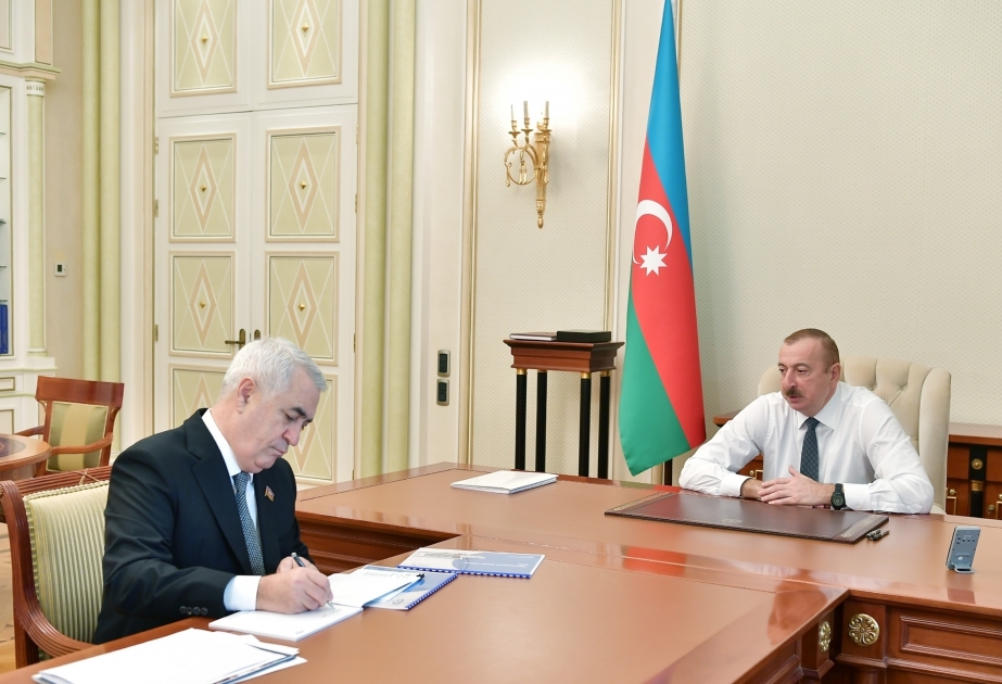 Präsident Ilham Aliyev empfängt Vorsitzenden der Aserbaidschanischen Eisenbahnen AG Javid Gurbanov VIDEO