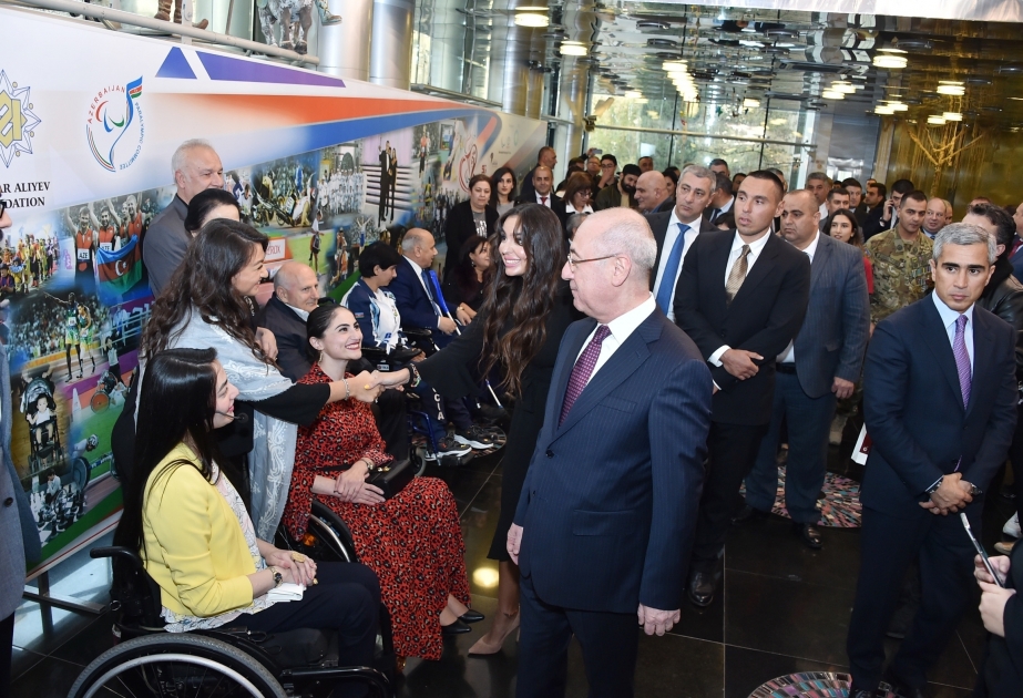 Bakú acoge la gala internacional "Invencible" con motivo del 30º aniversario del Comité Paralímpico Internacional
