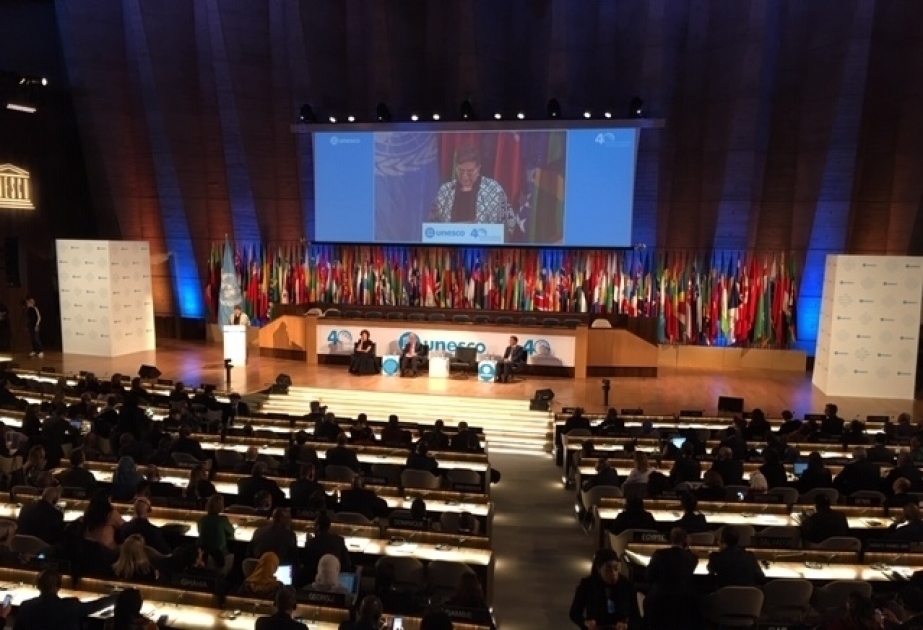 Azerbaiyán está representado en la Conferencia General de Ministros de Educación de la UNESCO