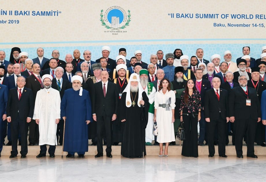 In Baku findet II. Gipfel religiöser Führer statt  Präsident Ilham Aliyev nimmt am Gipfeltreffen teil VIDEO
