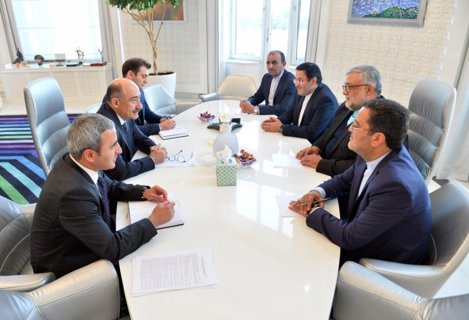 Ministro de Cultura de Azerbaiyán se reúne con el presidente de la Organización de Irán para las Relaciones Culturales e Islámicas
