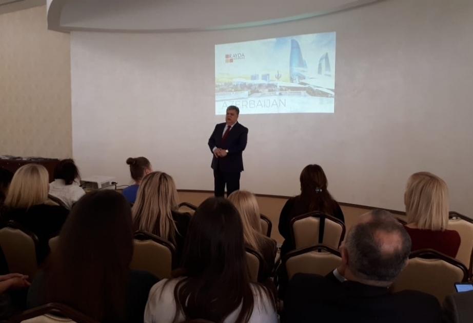 Bielorrusia presenta oportunidades de turismo en Azerbaiyán