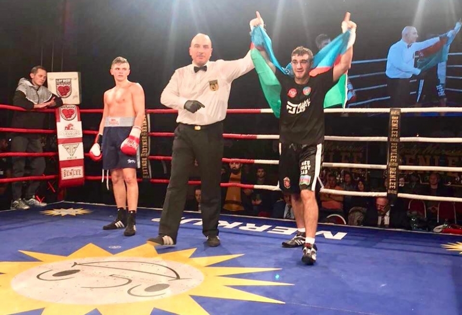 Boxeador azerbaiyano gana la tercera victoria en el ring profesional