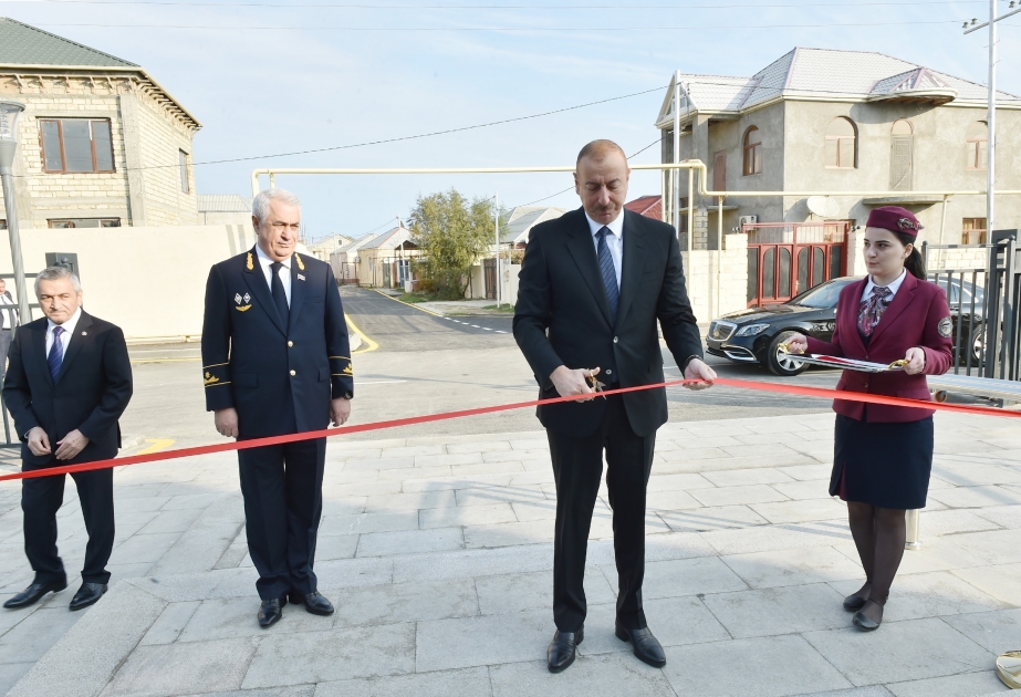 Präsident Ilham Aliyev weiht Bahnstation “Pirschaghi“ ein VIDEO
