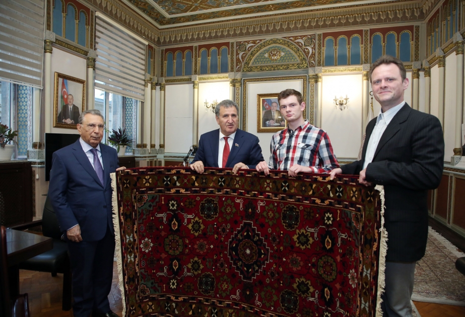 Akademik Ramiz Mehdiyev Cəlil Məmmədquluzadənin nəslinin davamçıları ilə görüşüb