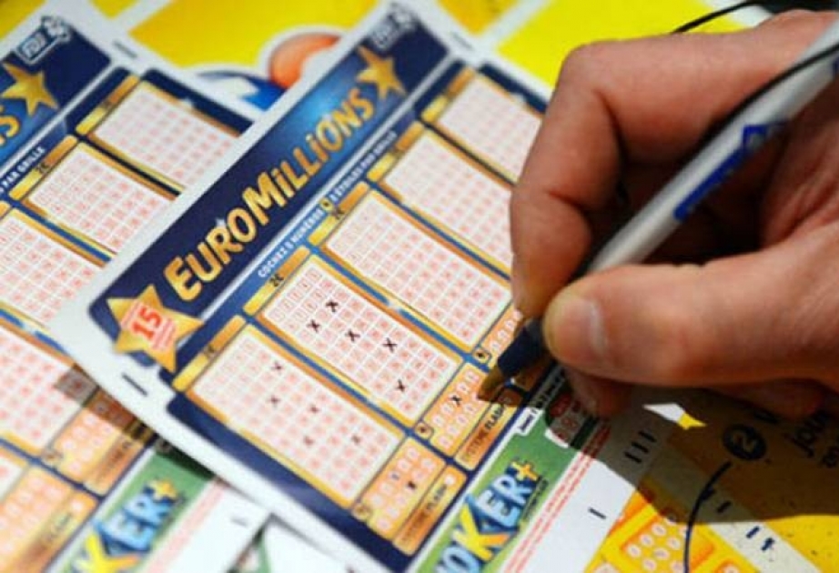 Britaniya sakini lotereyada 135,8 milyon dollar udub