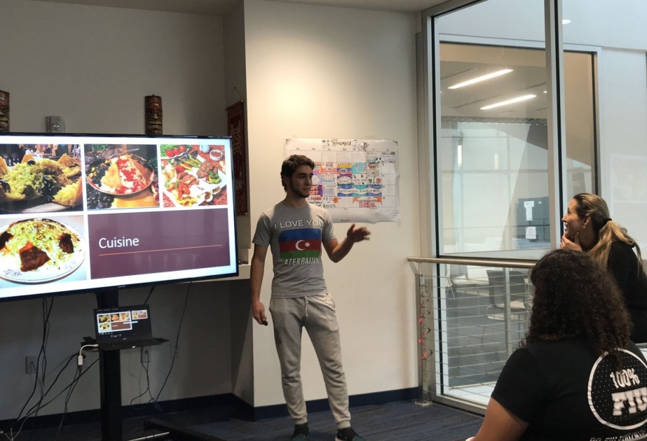 En la Universidad Internacional de Florida se organizó un evento dedicado a Azerbaiyán