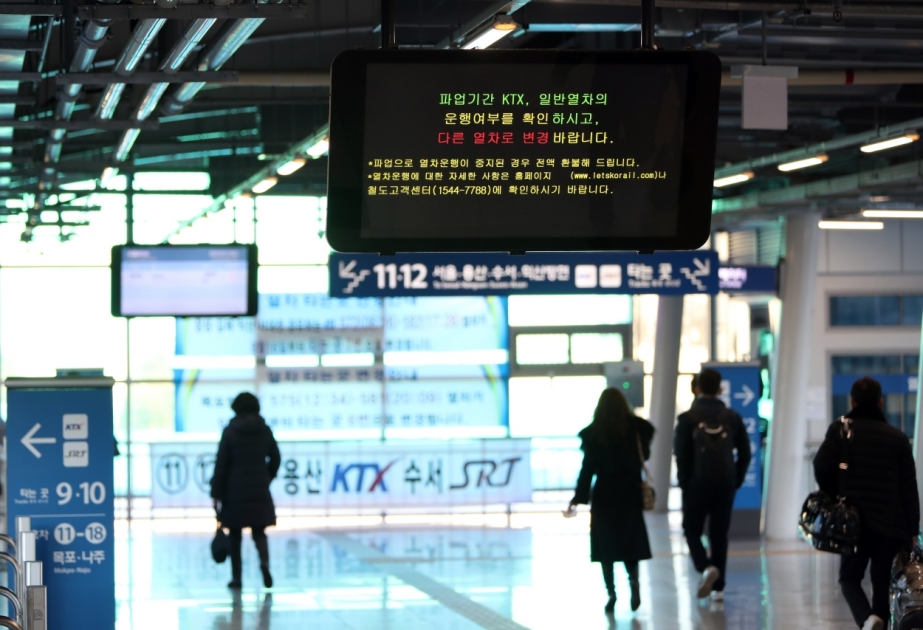 Cənubi Koreyada dəmir yolu işçiləri maaşların artırılmasını tələb edir