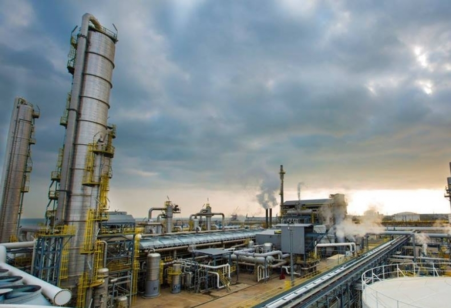Se producen 323 mil toneladas de metanol en Azerbaiyán