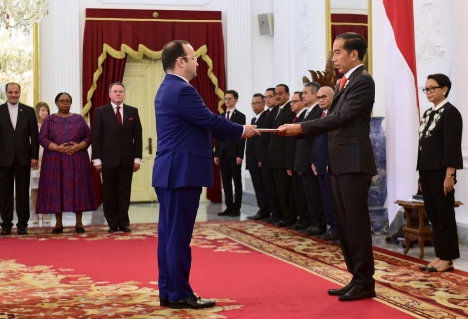 Embajador de Azerbaiyán en Indonesia presentó sus cartas credenciales al presidente indonesio