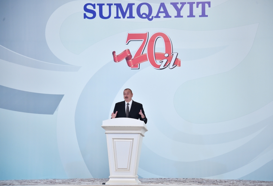 الرئيس الأذربيجاني يحضر حفلا بمناسبة ذكرى مرور 70 عاما من مدينة سومقايت