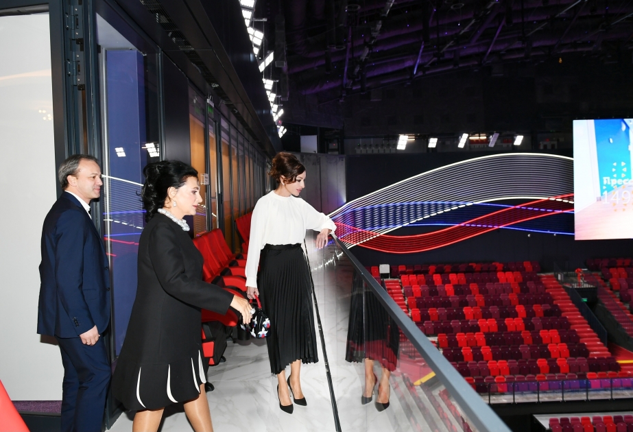 La première vice-présidente Mehriban Aliyeva visite un centre de gymnastique à Moscou VIDEO