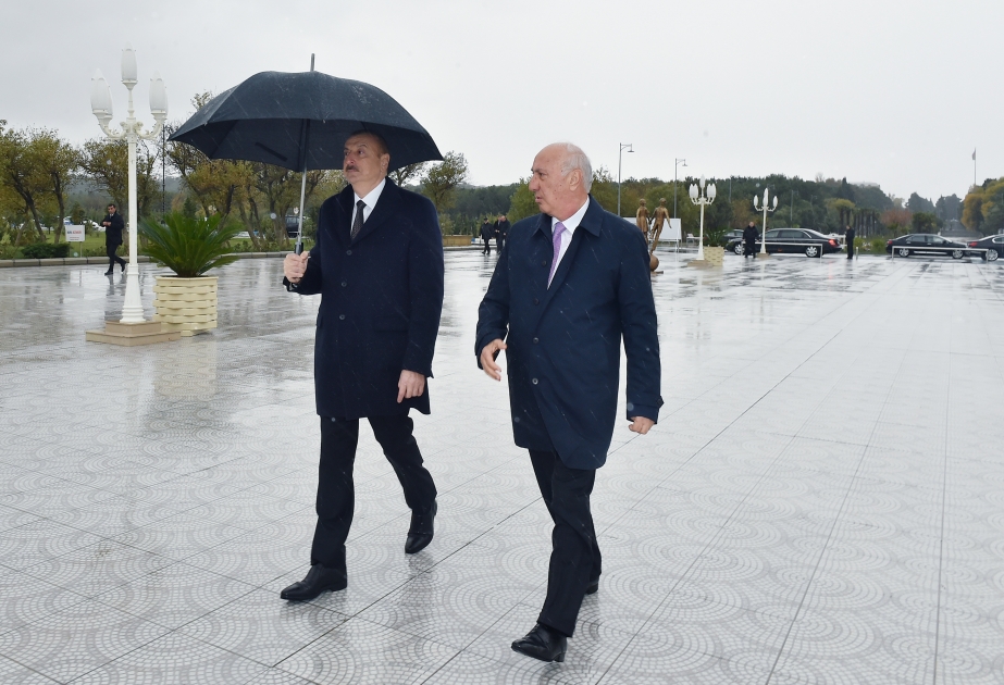 Le président Ilham Aliyev a visité le Parc en bord de mer de Soumgaït VIDEO