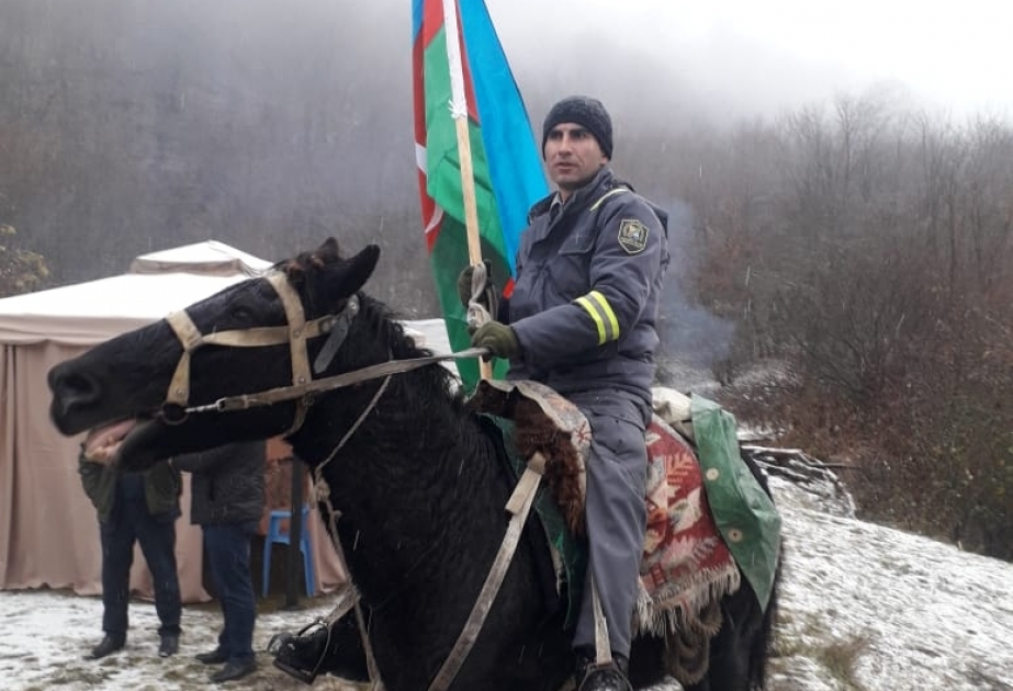 Şahdağ milli parkında atla yürüş keçirilib