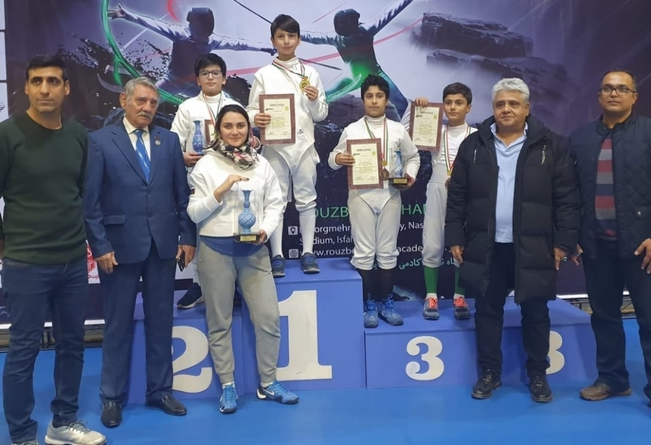 Junior Azerbaijani fencers take three medals in Iran
