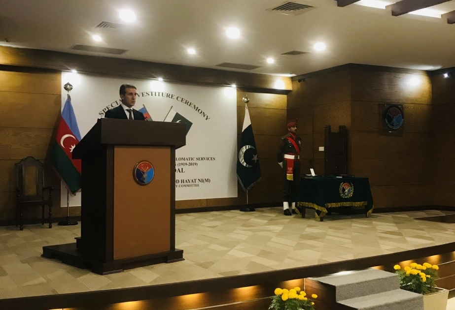 Azərbaycanın Diplomatik Xidmət Orqanlarının 100 illiyi medalı Pakistanın ordu generalına təqdim olunub
