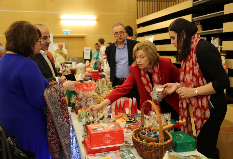 Azerbaiyán está presente en la feria de la caridad