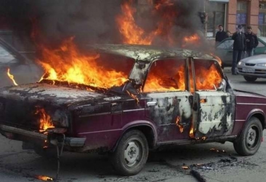 Ağcabədidə “VAZ” markalı minik avtomobillərinin toqquşması nəticəsində iki nəfər yanaraq ölüb