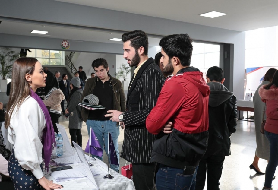 ®  “Azercell” ilə “Karyerada ilk addım”ını at