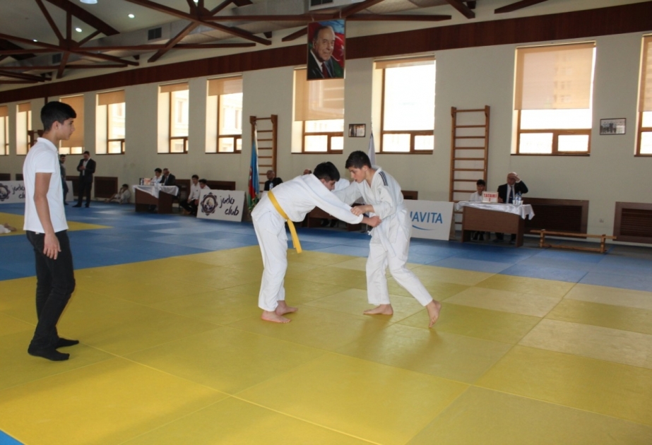 “Judo Club 2012” ulu öndər Heydər Əliyevin anım gününə həsr olunan turnir keçirib