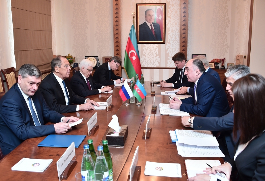 阿塞拜疆与俄罗斯两国外交部长举行会谈